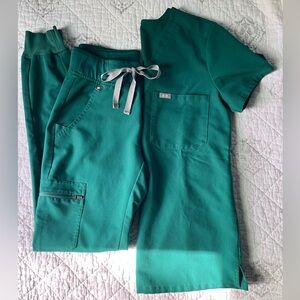 Figs Scrubs Set Hunter Green XXS Catarina Top XXS Tall Zamora Joggers Bottoms